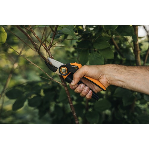 Jednočepeľové záhradné nožnice FISKARS X-Series P941