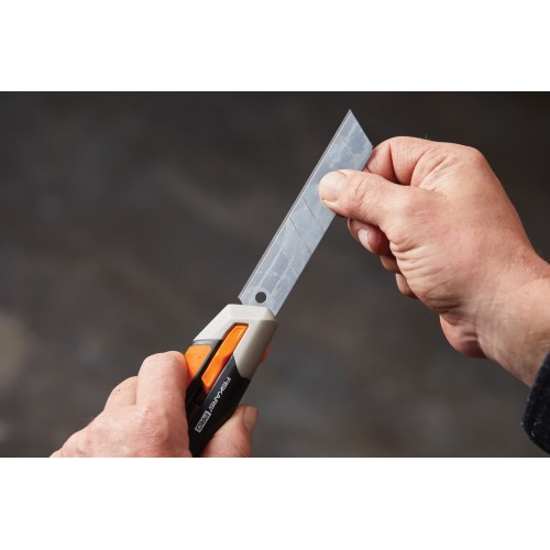 Odlamovací nôž FISKARS CarbonMax 25 mm