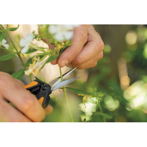 Špicaté prestrihávacie nožnice FISKARS Solid SP130