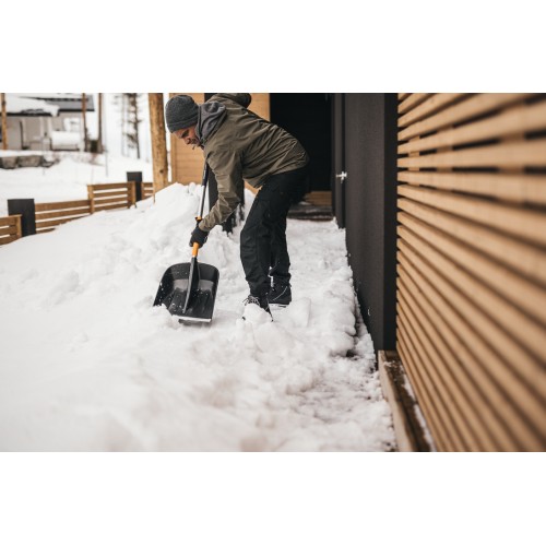 Teleskopická lopata na sneh FISKARS X-Series