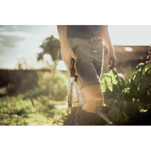 Vypichovač buriny FISKARS Xact