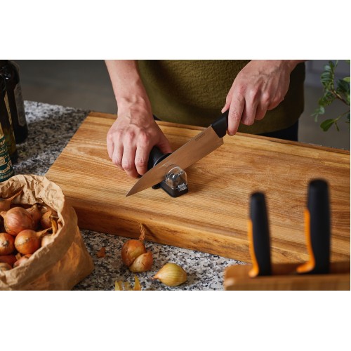 Brúska na nože FISKARS Roll-Sharp Essential