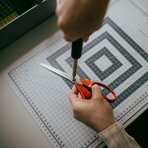 Univerzálne nožnice pre ľavákov FISKARS Classic, 21 cm