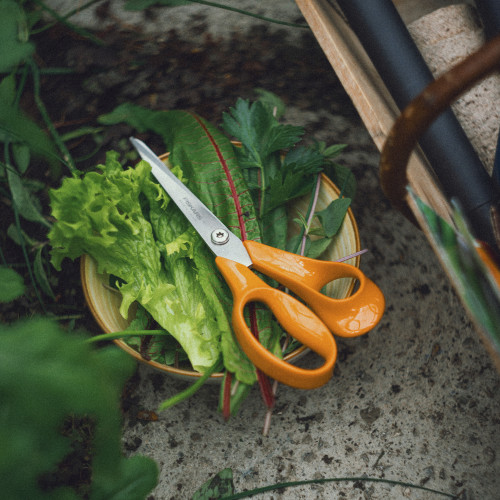 Univerzálne nožnice pre pravákov FISKARS Classic, 21 cm