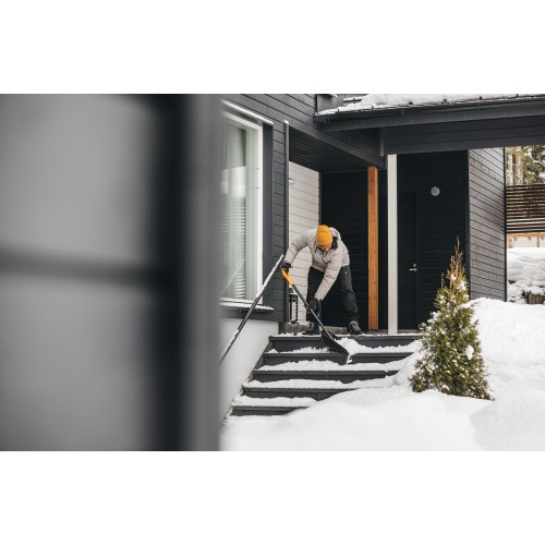 Lopata na sneh FISKARS Solid