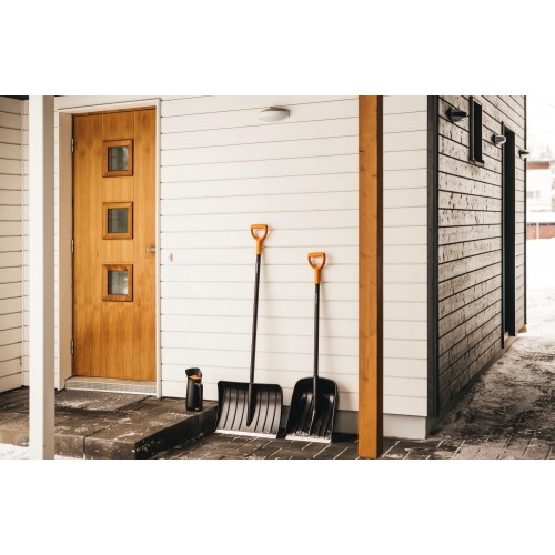 Lopata na sneh FISKARS Solid