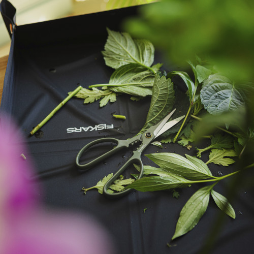 Prestrihávacie nožnice na kvetiny s puzdrom FISKARS Plant Care, 17 cm