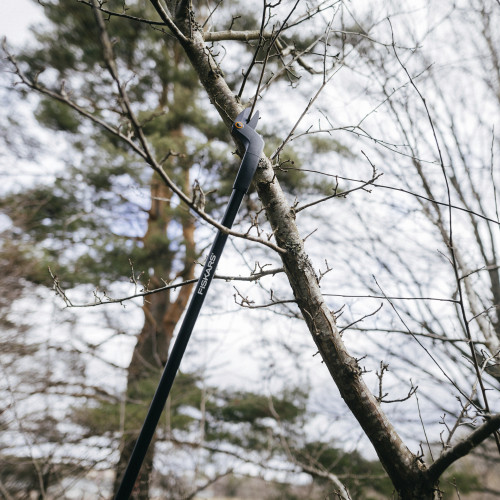 Univerzálne záhradné nožnice FISKARS Solid