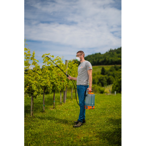 Akumulátorový postrekovač VILLAGER BS 8