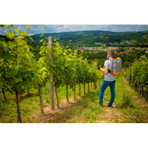 Postrekovač VILLAGER Hortus 12