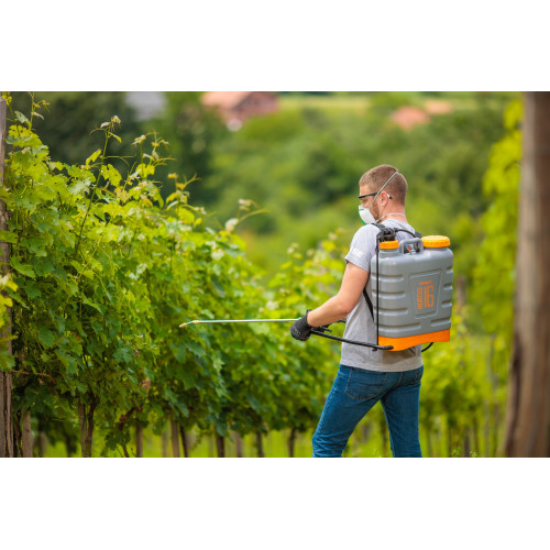 Postrekovač VILLAGER Hortus 16