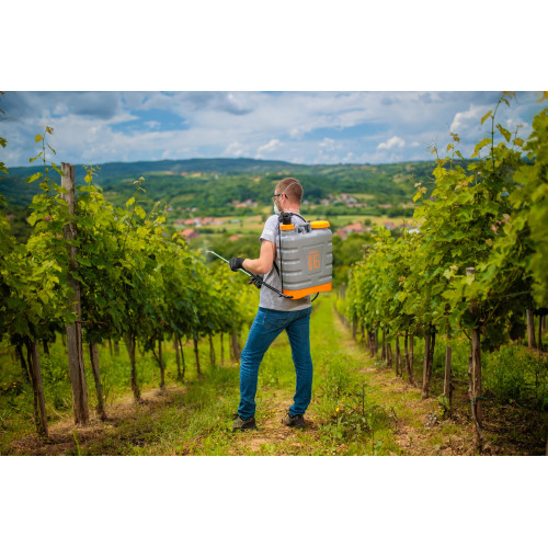 Postrekovač VILLAGER Hortus 16
