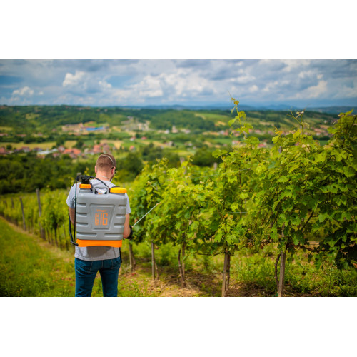 Postrekovač VILLAGER Hortus 16