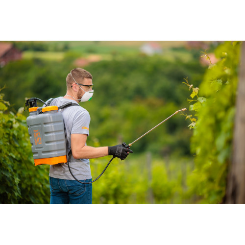 Postrekovač VILLAGER Hortus 16
