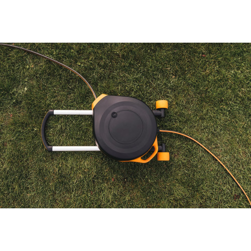 Automatický bubon s kolieskami FISKARS XL, 13 mm (1/2"), dosah 27 m