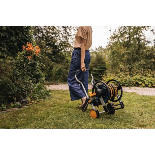 Manuálny bubon s kolieskami a hadicou FISKARS XL (všetko v jednom)
