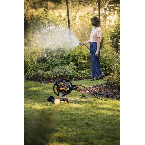 Manuálny bubon s kolieskami a hadicou FISKARS XL (všetko v jednom)