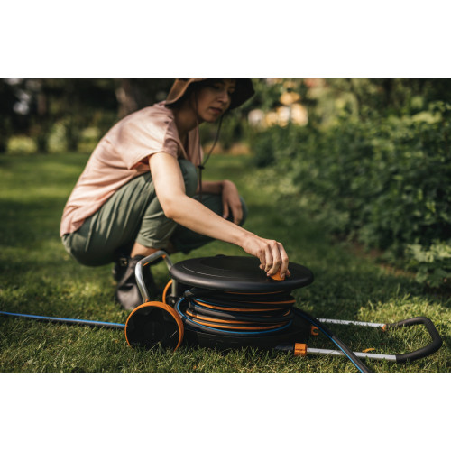 Vozík s bubnom a hadicou FISKARS M, 13 mm (1/2"), dosah 21,5 m