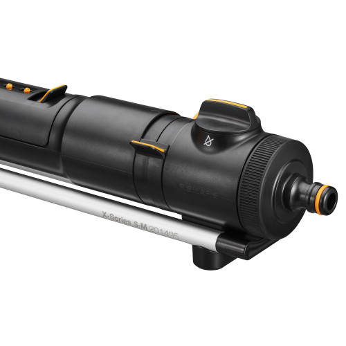 Oscilujúci zavlažovač FISKARS X-Series M