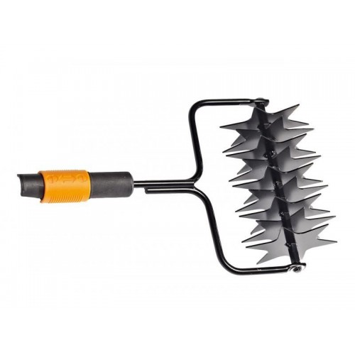 Prevzdušňovač trávnika FISKARS QuikFit