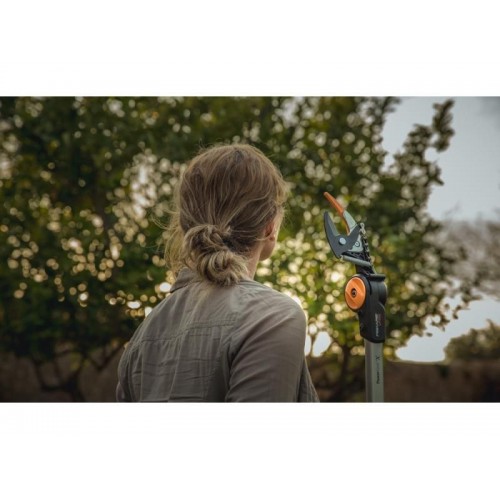 Univerzálne záhradné nožnice FISKARS PowerGear X UPX82